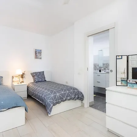 Sunny Terrace In The Center Of Los Gigantes Appartement *